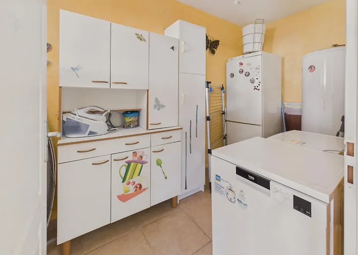 Charmante Maison Rose Pour 4 - 500m De La 랑통