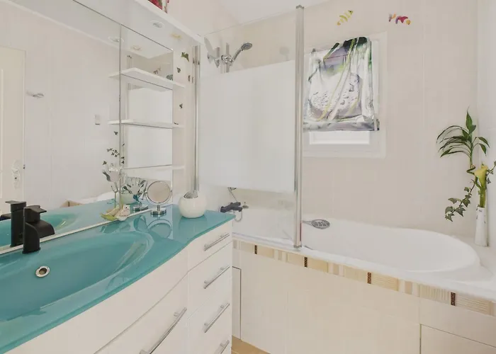 Charmante Maison Rose Pour 4 - 500m De La 랑통