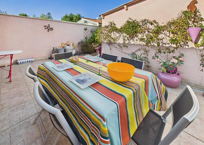 Charmante Maison Rose Pour 4 - 500m De La *